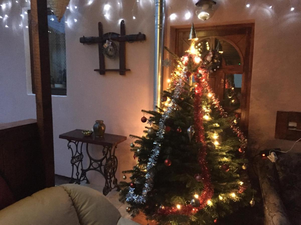 Casa Rustica Cu Terasa Villa Medias Bagian luar foto