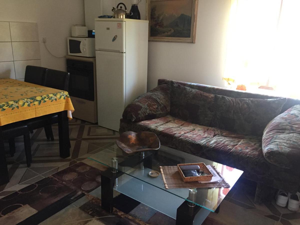 Casa Rustica Cu Terasa Villa Medias Bagian luar foto
